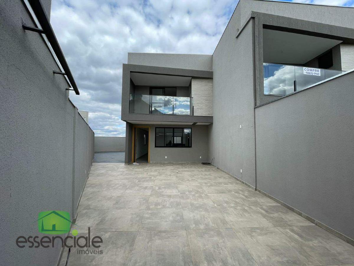 Casa, Centro, 3 Quartos, 2 Vagas, 1 Suíte