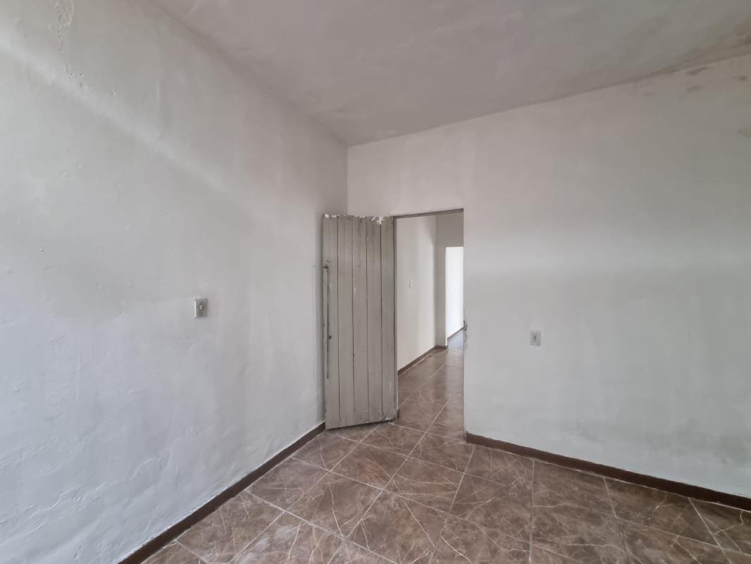 Quitinete, Industrial, 1 Quarto, 0 Vaga