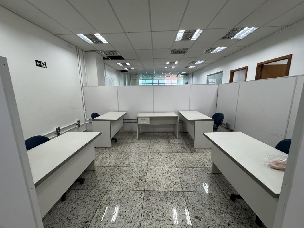 Andar, Centro, 0 Quarto, 5 Vagas