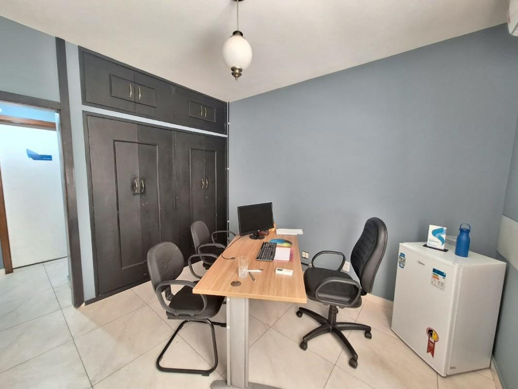 Casa Comercial, Floresta, 5 Quartos, 4 Vagas, 1 Suíte
