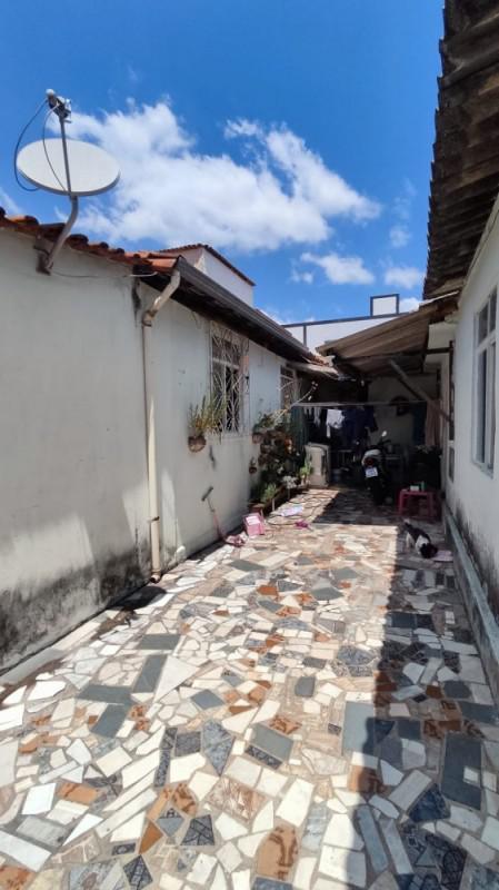 Andar, Teixeira Dias, 0 Quarto, 0 Vaga