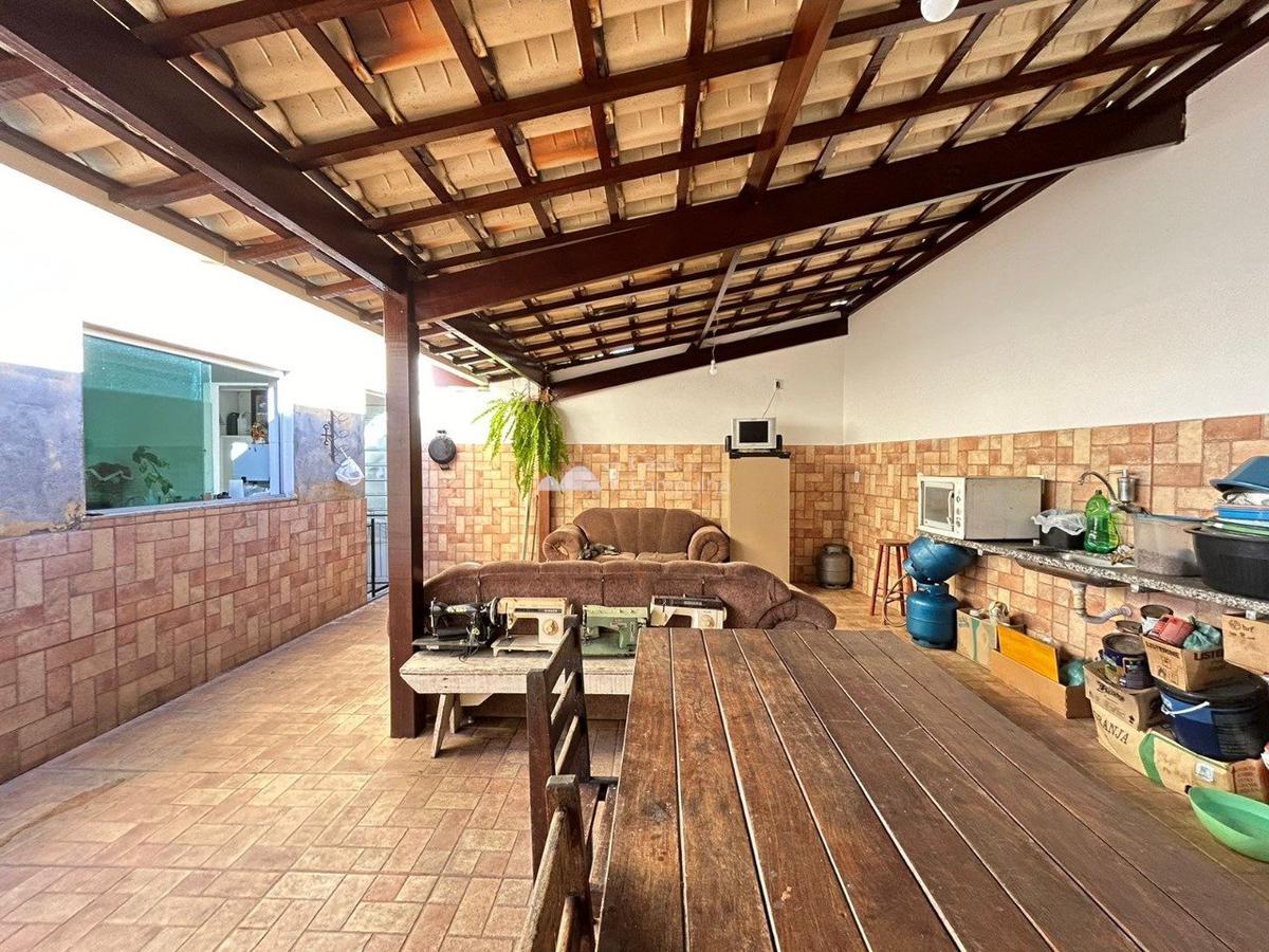 Casa, Santa Amélia, 2 Quartos, 3 Vagas