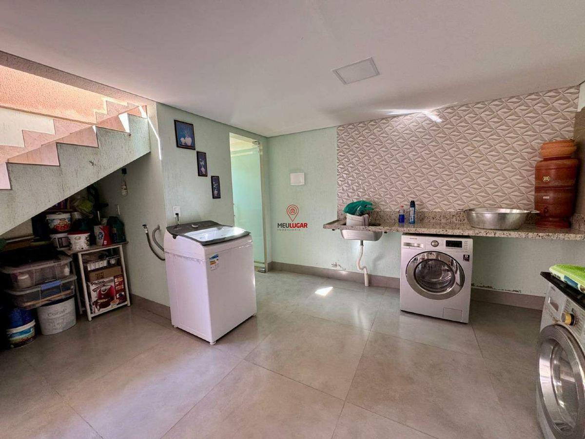 Casa, Miramar (barreiro), 4 Quartos, 3 Vagas, 1 Suíte