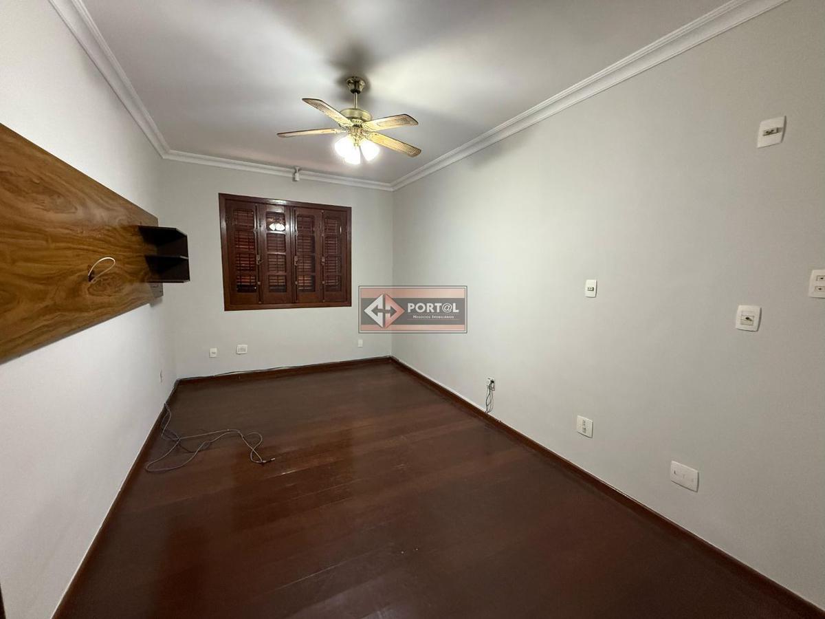 Casa Comercial, Itapoã, 5 Quartos, 4 Vagas, 2 Suítes