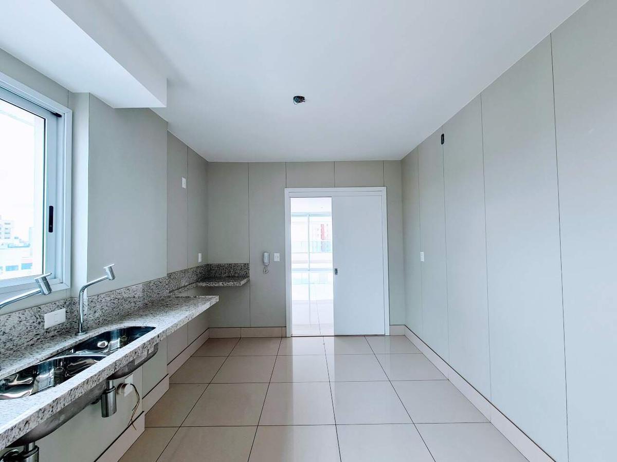 Apartamento, Cruzeiro, 4 Quartos, 3 Vagas, 4 Suítes