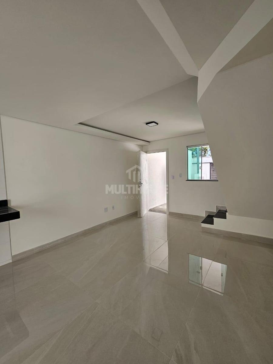 Casa, Jardim Leblon, 2 Quartos, 2 Vagas, 1 Suíte