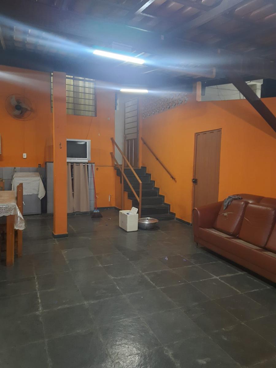 Casa, Sagrada Família, 3 Quartos, 0 Vaga, 1 Suíte