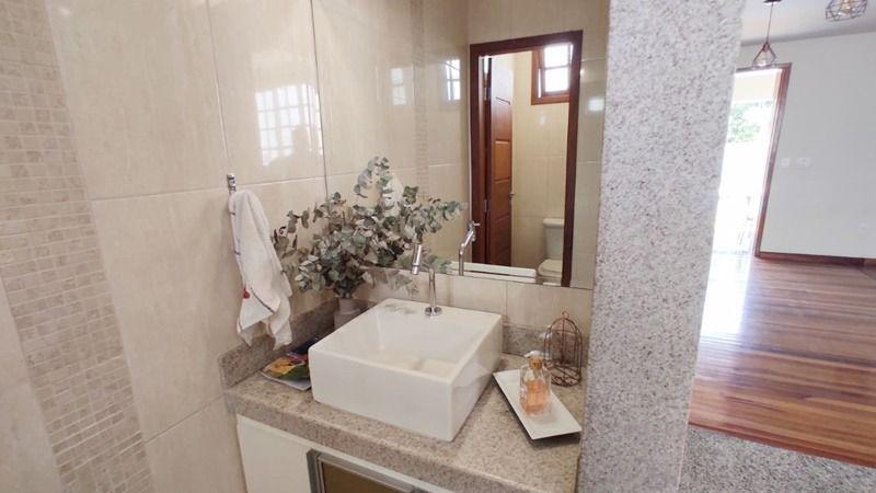 Casa, Braúnas, 3 Quartos, 8 Vagas, 2 Suítes