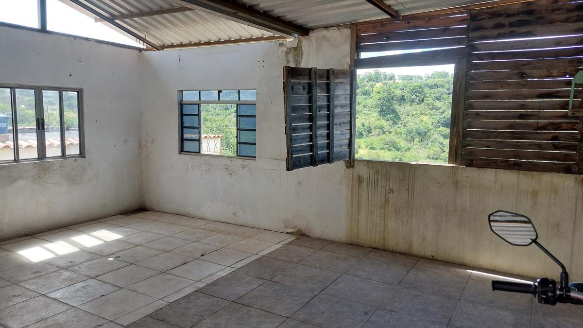 Casa, Jardim Vitória, 2 Quartos, 4 Vagas, 1 Suíte