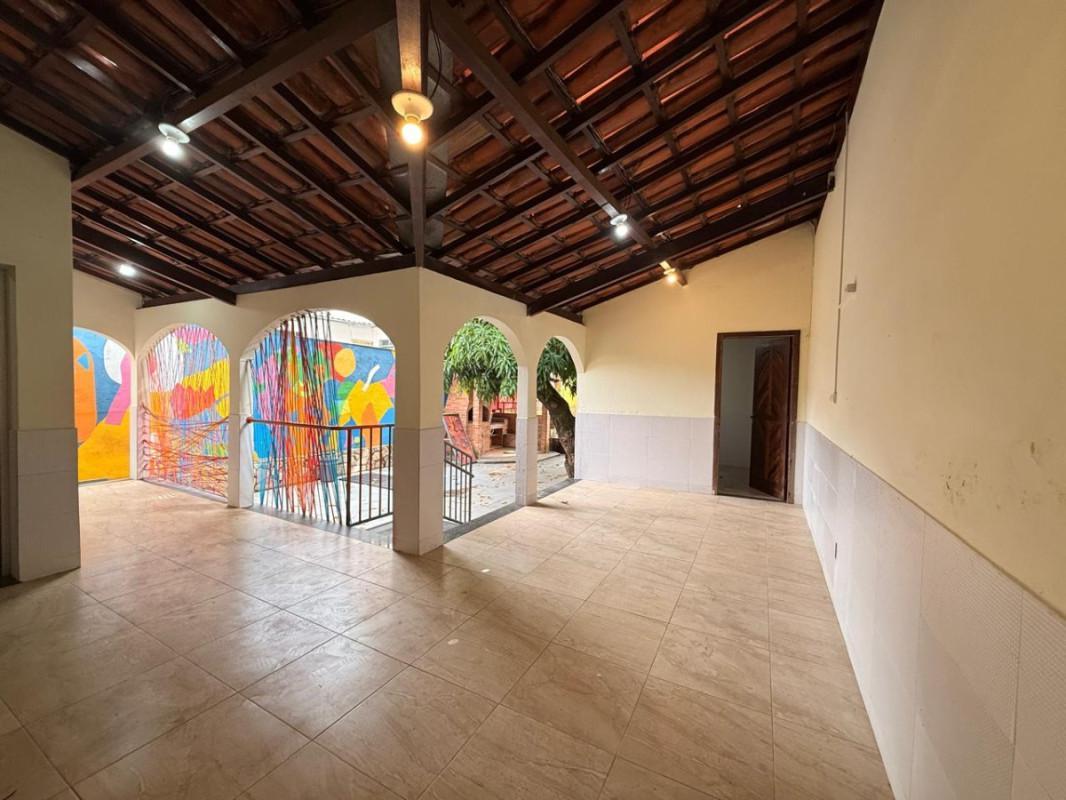 Casa, Sagrada Família, 3 Quartos, 2 Vagas, 2 Suítes