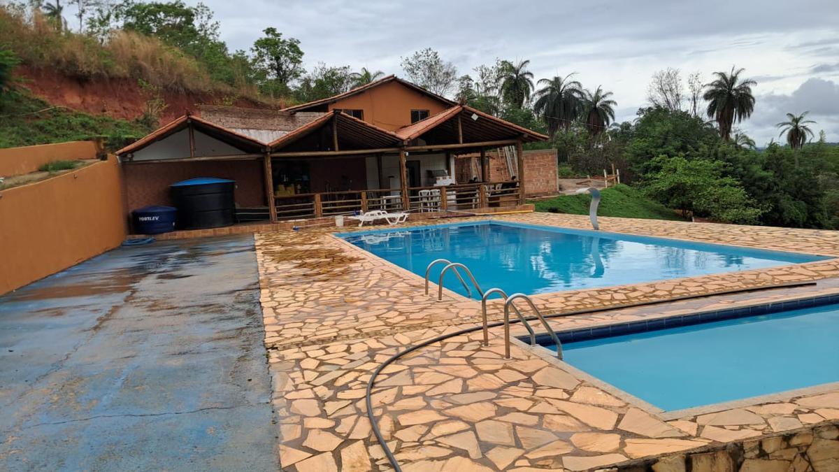 Fazenda, Ravena, 4 Quartos, 10 Vagas, 2 Suítes