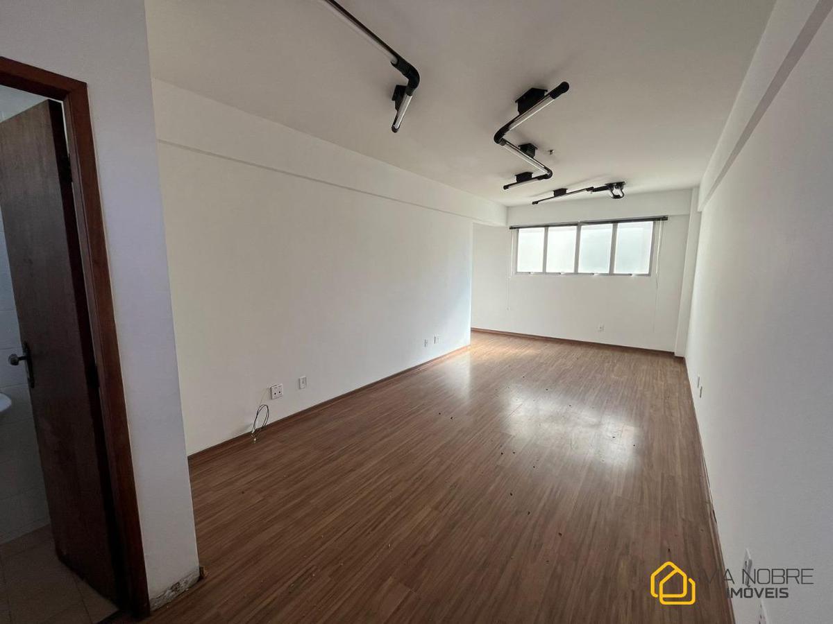Sala, Funcionários