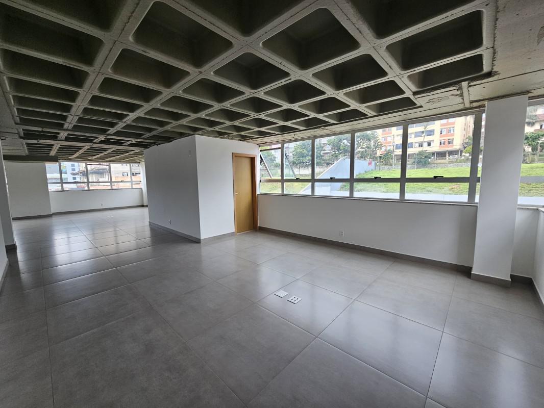 Sala, Estoril, 1 Quarto, 0 Vaga