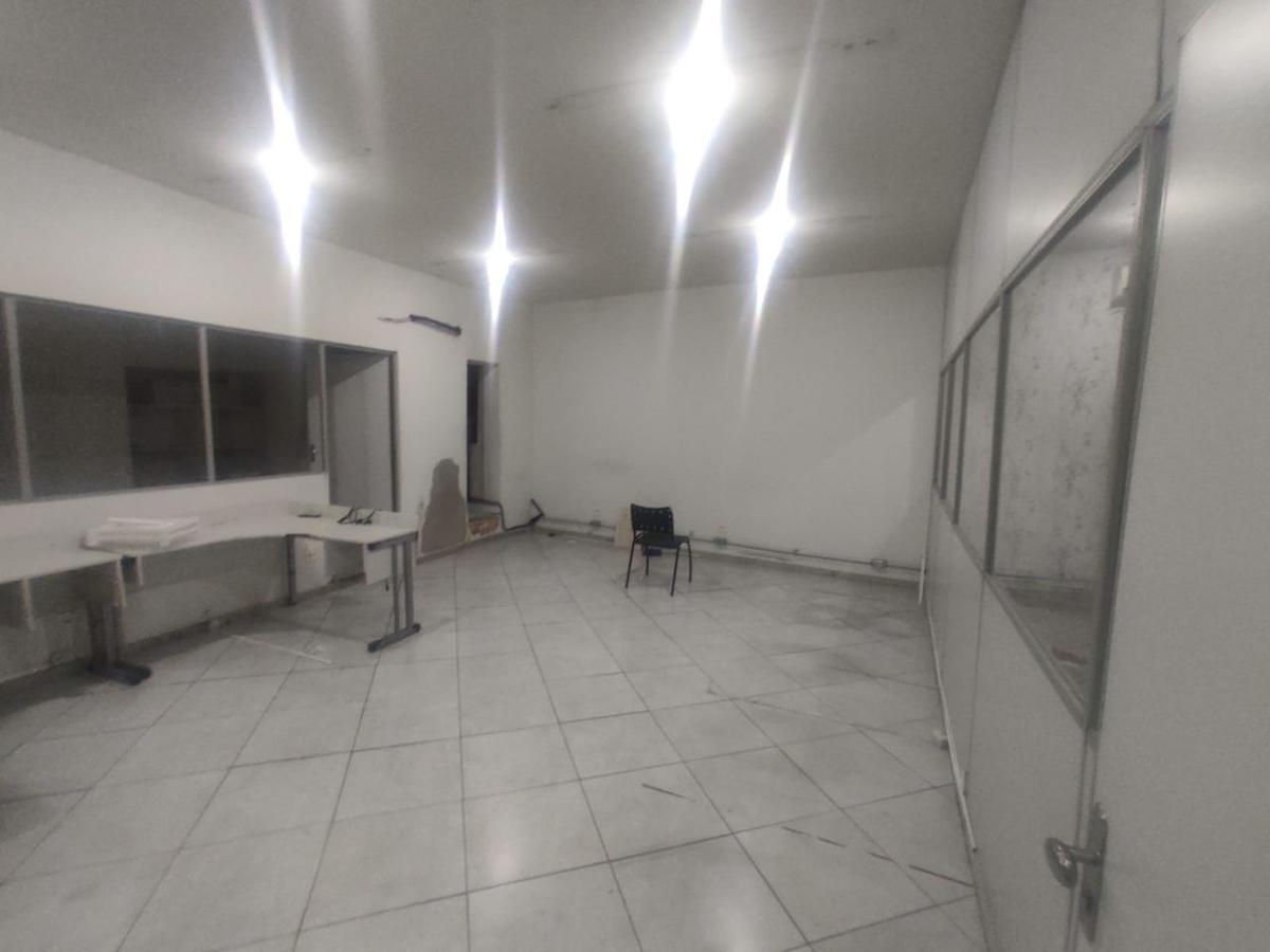 Prédio, Santa Cruz, 0 Quarto, 6 Vagas