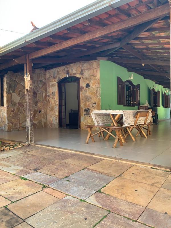 Casa, Santa Terezinha, 3 Quartos, 4 Vagas, 1 Suíte