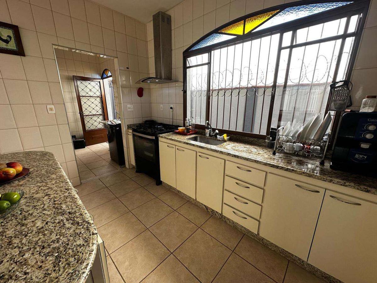 Casa, Nova Granada, 5 Quartos, 6 Vagas, 1 Suíte