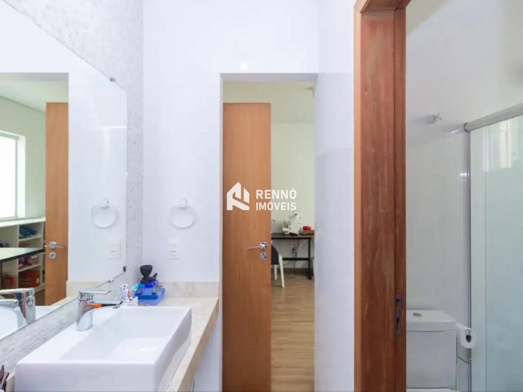 Casa, Estoril, 4 Quartos, 3 Vagas, 4 Suítes