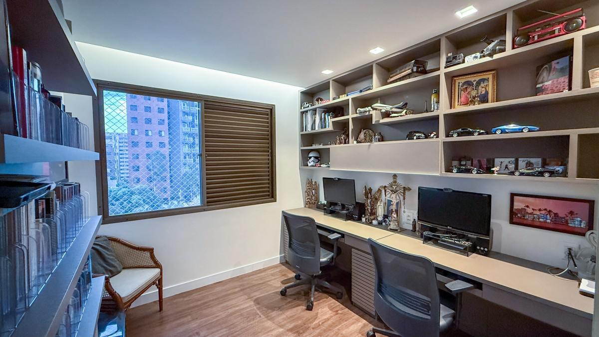 Apartamento, Funcionários, 4 Quartos, 2 Vagas, 2 Suítes
