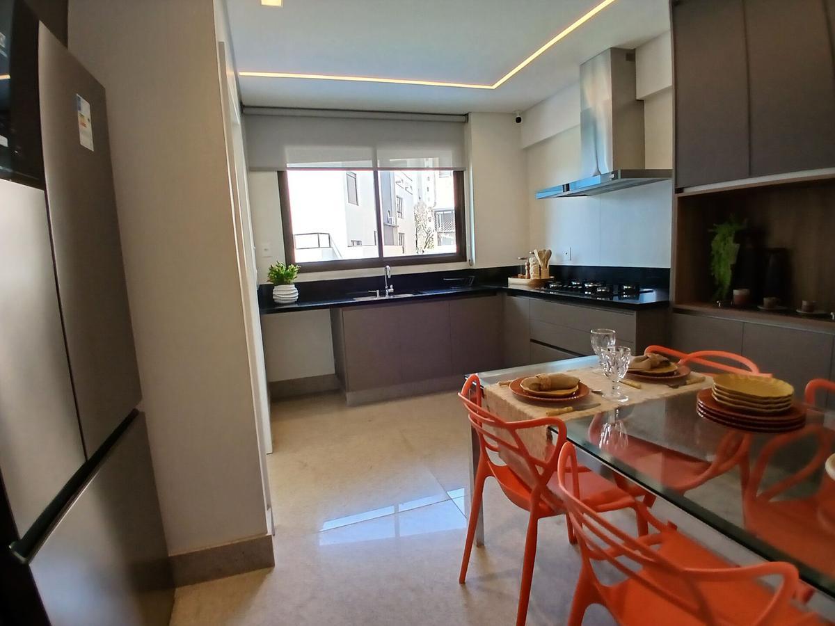 Apartamento, Funcionários, 3 Quartos