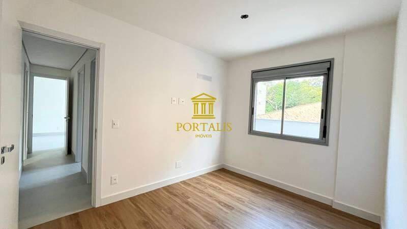 Apartamento, Sagrada Família, 3 Quartos, 2 Vagas, 1 Suíte