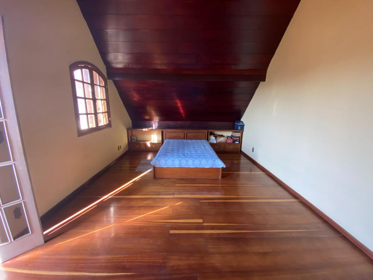 Casa, Vila Pérola, 4 Quartos, 5 Vagas, 1 Suíte