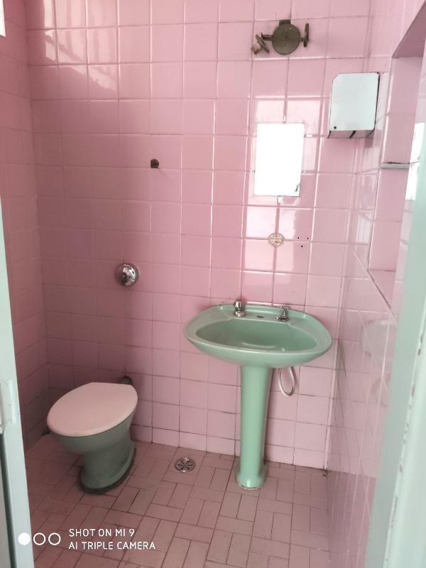 Casa Comercial, Funcionários, 0 Quarto, 0 Vaga