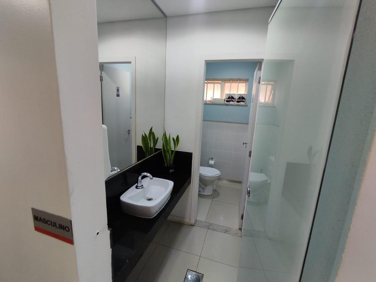 Casa Comercial, Vila Paris, 1 Quarto, 4 Vagas