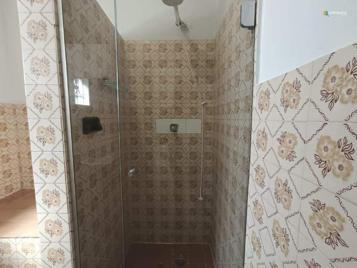 Casa, Sagrada Família, 2 Quartos, 0 Vaga