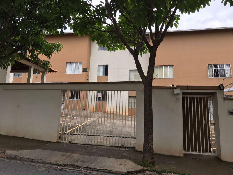 Casa, Cabral, 2 Quartos, 1 Vaga