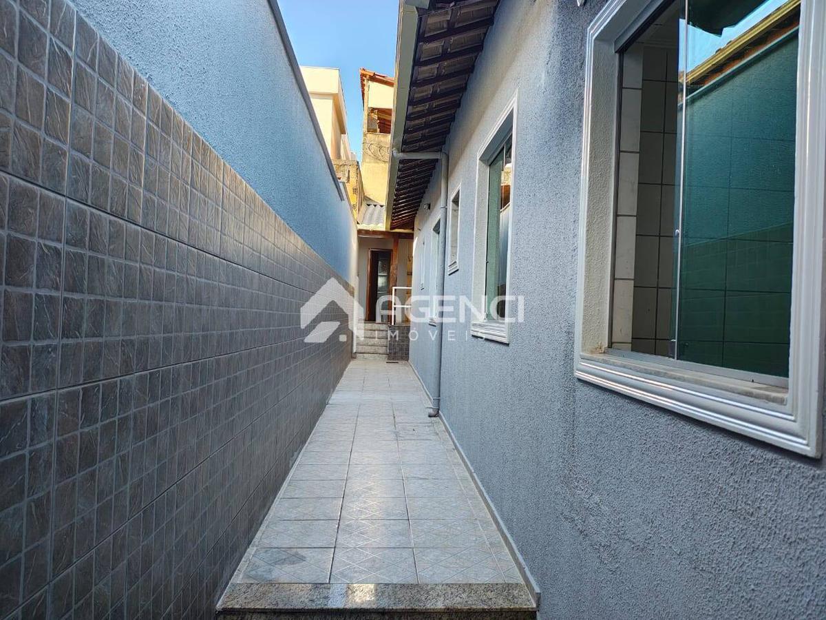 Casa, Santa Mônica, 3 Quartos, 0 Vaga, 1 Suíte