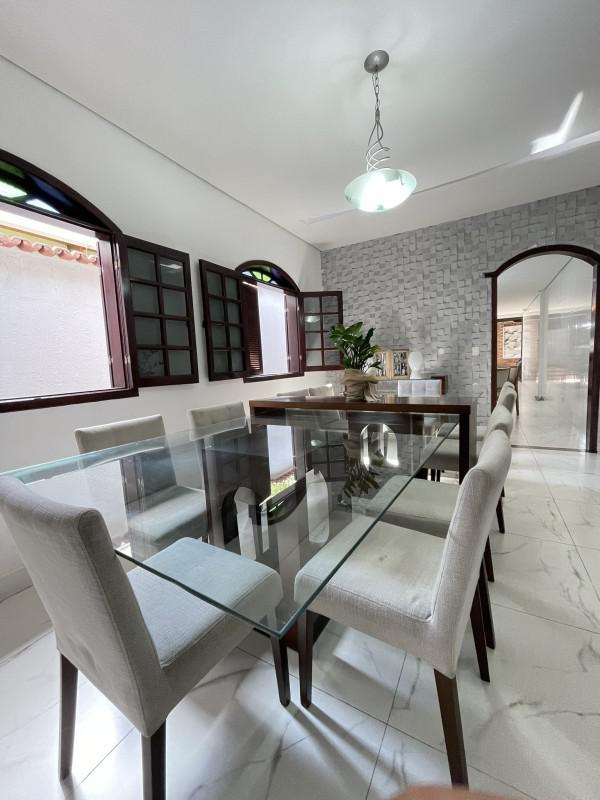 Casa, Jardim Casa Branca, 4 Quartos, 3 Vagas, 1 Suíte