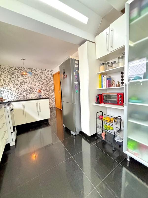 Cobertura, Funcionários, 4 Quartos, 4 Vagas, 2 Suítes