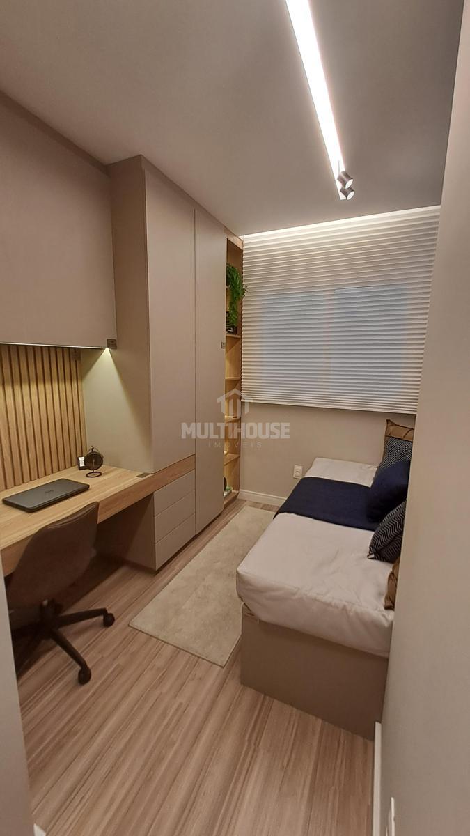 Apartamento, Estoril, 3 Quartos, 0 Vaga, 1 Suíte