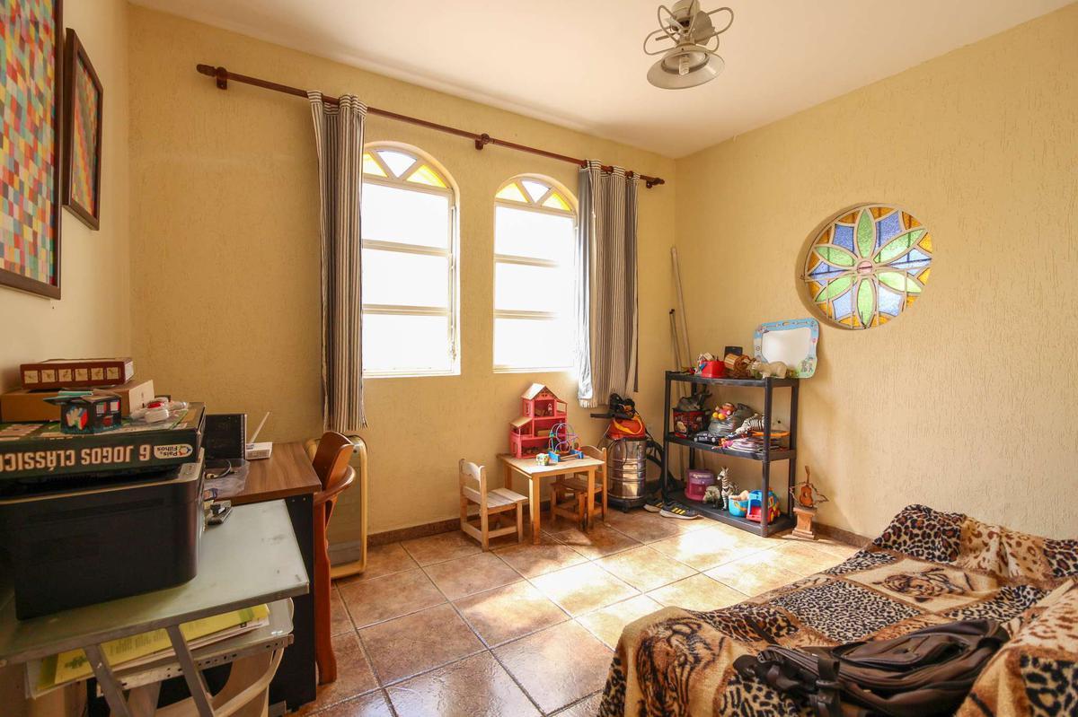 Casa, Planalto, 5 Quartos, 5 Vagas, 1 Suíte