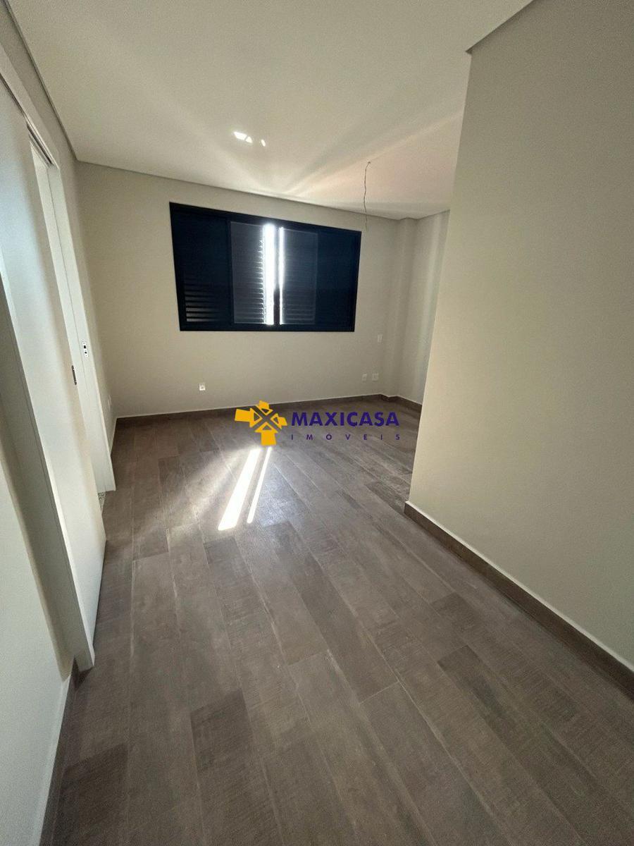 Apartamento, Jaraguá, 4 Quartos, 3 Vagas, 1 Suíte