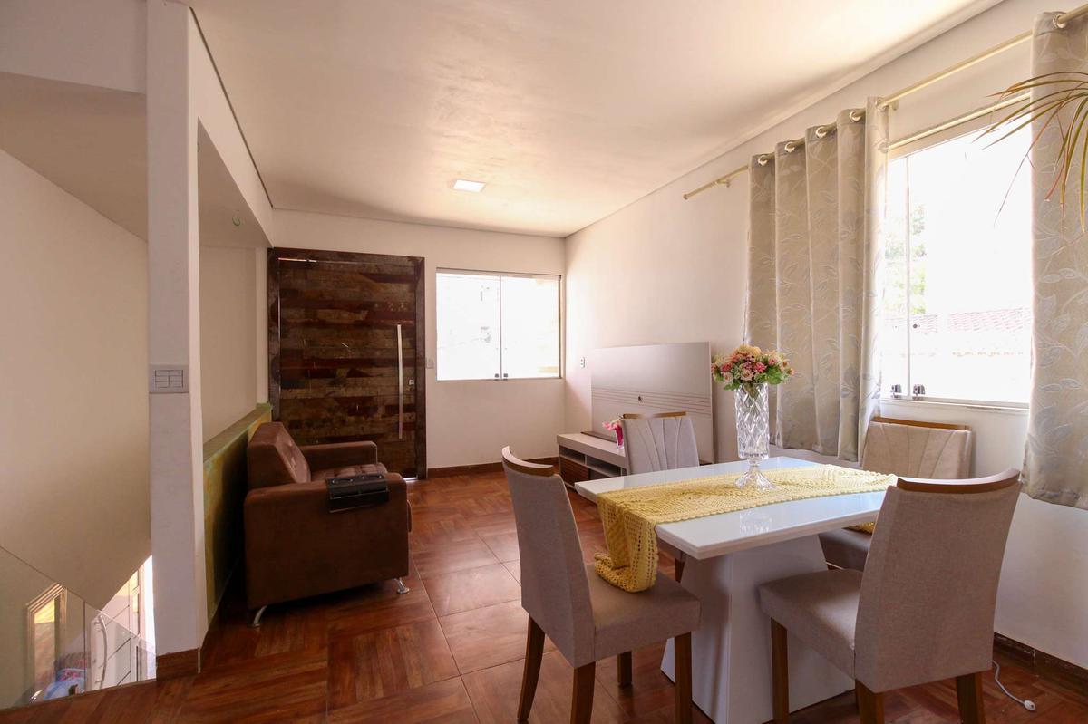Casa, Horto, 6 Quartos, 2 Vagas, 5 Suítes