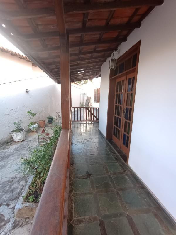 Casa, Luxemburgo, 4 Quartos, 4 Vagas, 1 Suíte