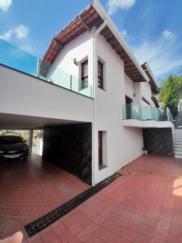 Casa, Camargos, 8 Quartos, 3 Vagas, 4 Suítes