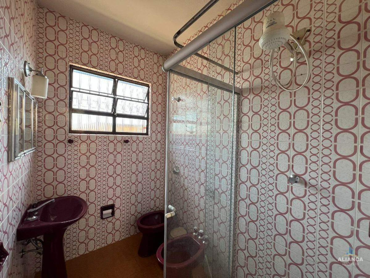 Casa, Centro, 3 Quartos, 4 Vagas, 2 Suítes