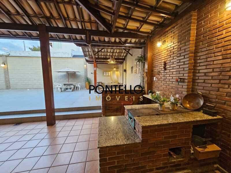 Casa, Castelo, 5 Quartos, 4 Vagas, 1 Suíte