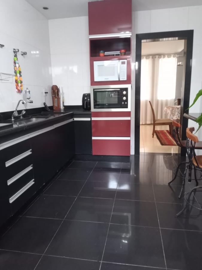Casa, Europa, 5 Quartos, 4 Vagas, 1 Suíte