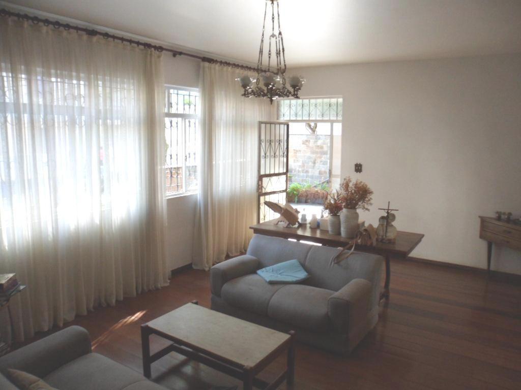 Casa, Gutierrez, 5 Quartos, 4 Vagas, 1 Suíte