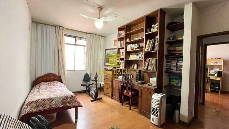 Casa, Serra, 7 Quartos, 8 Vagas, 2 Suítes