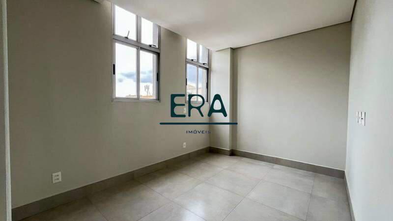 Cobertura, Centro, 2 Quartos, 0 Vaga, 4 Suítes