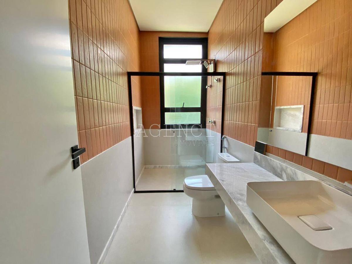 Casa, Alphaville - Lagoa dos Ingleses, 4 Quartos, 0 Vaga, 4 Suítes