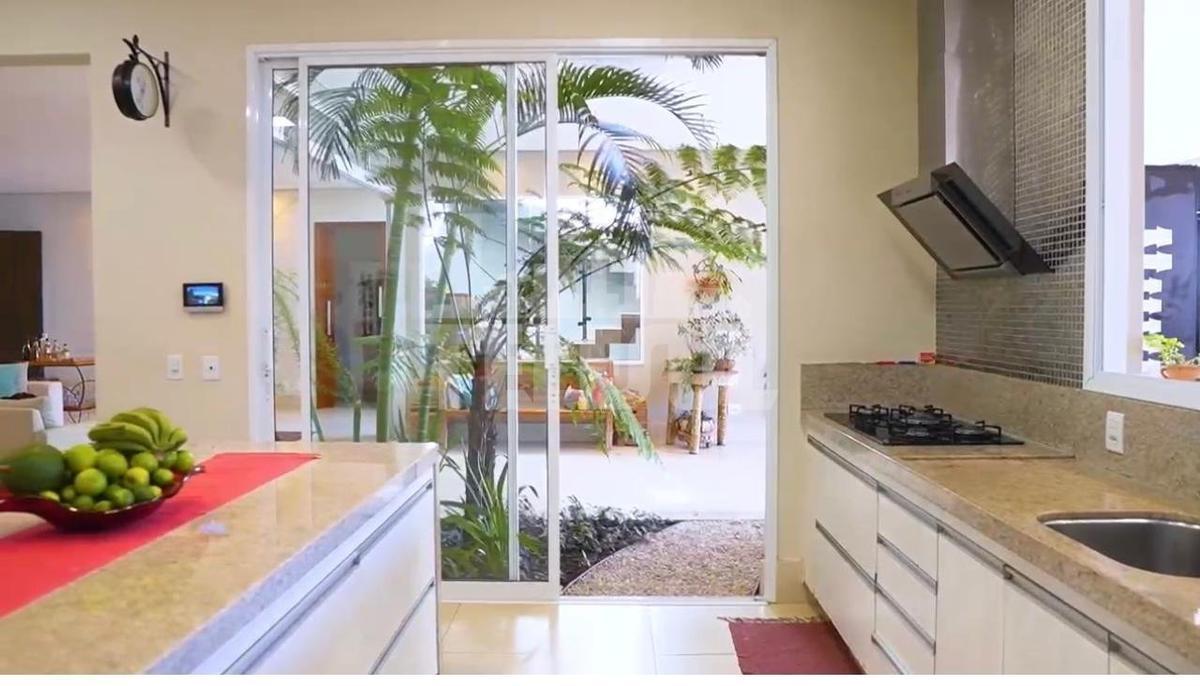 Casa, Rezende, 0 Quarto, 6 Vagas, 4 Suítes