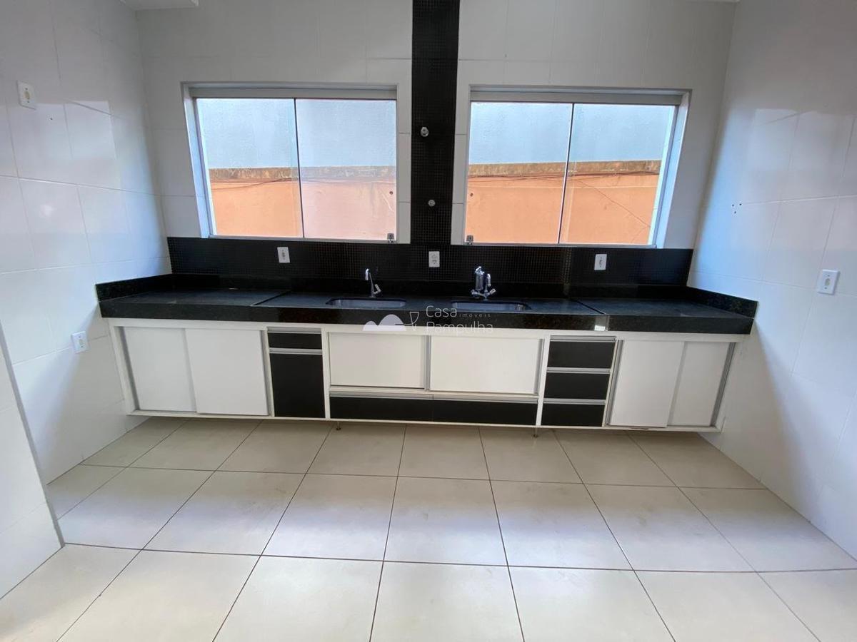 Casa, Trevo, 5 Quartos, 4 Vagas, 3 Suítes