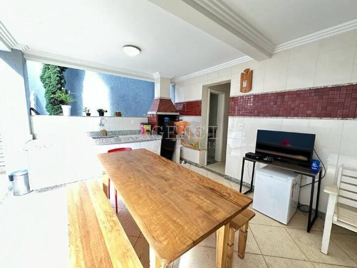 Casa, Paquetá, 4 Quartos, 0 Vaga, 1 Suíte