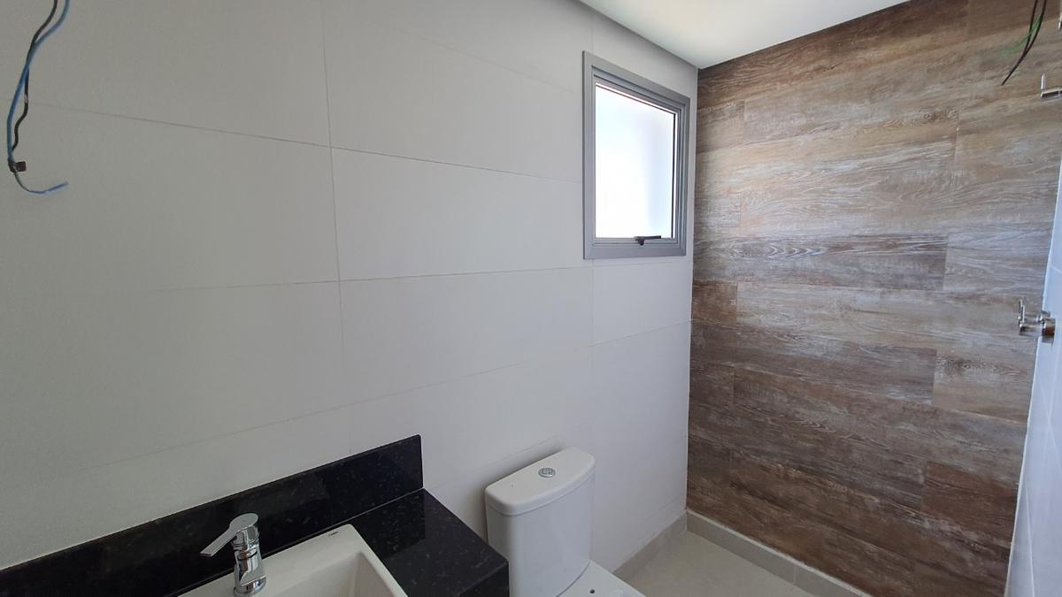 Casa, Centro, 3 Quartos, 2 Vagas, 1 Suíte