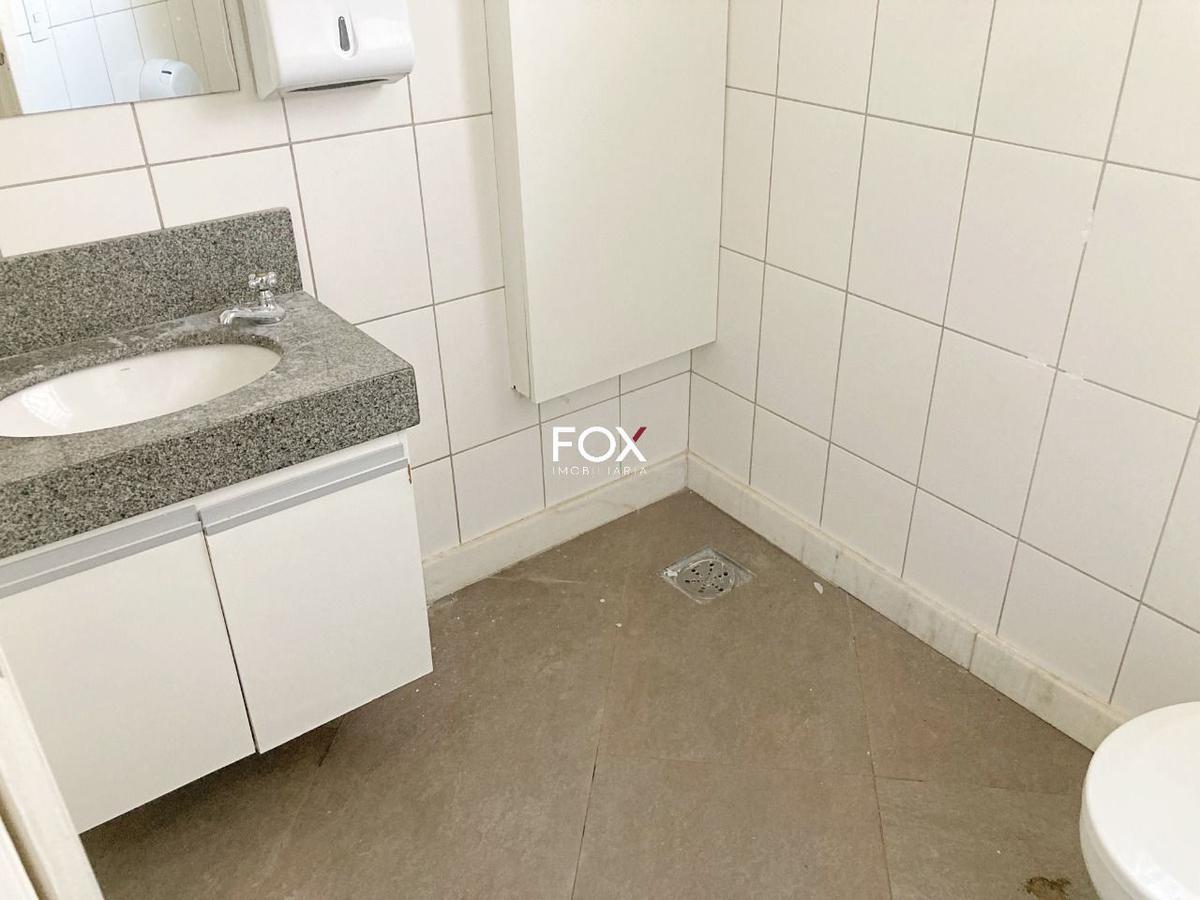 Casa, Funcionários, 5 Quartos, 2 Vagas, 1 Suíte